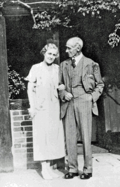 Winifred & John at Spilsill Court in Kent in September 1933